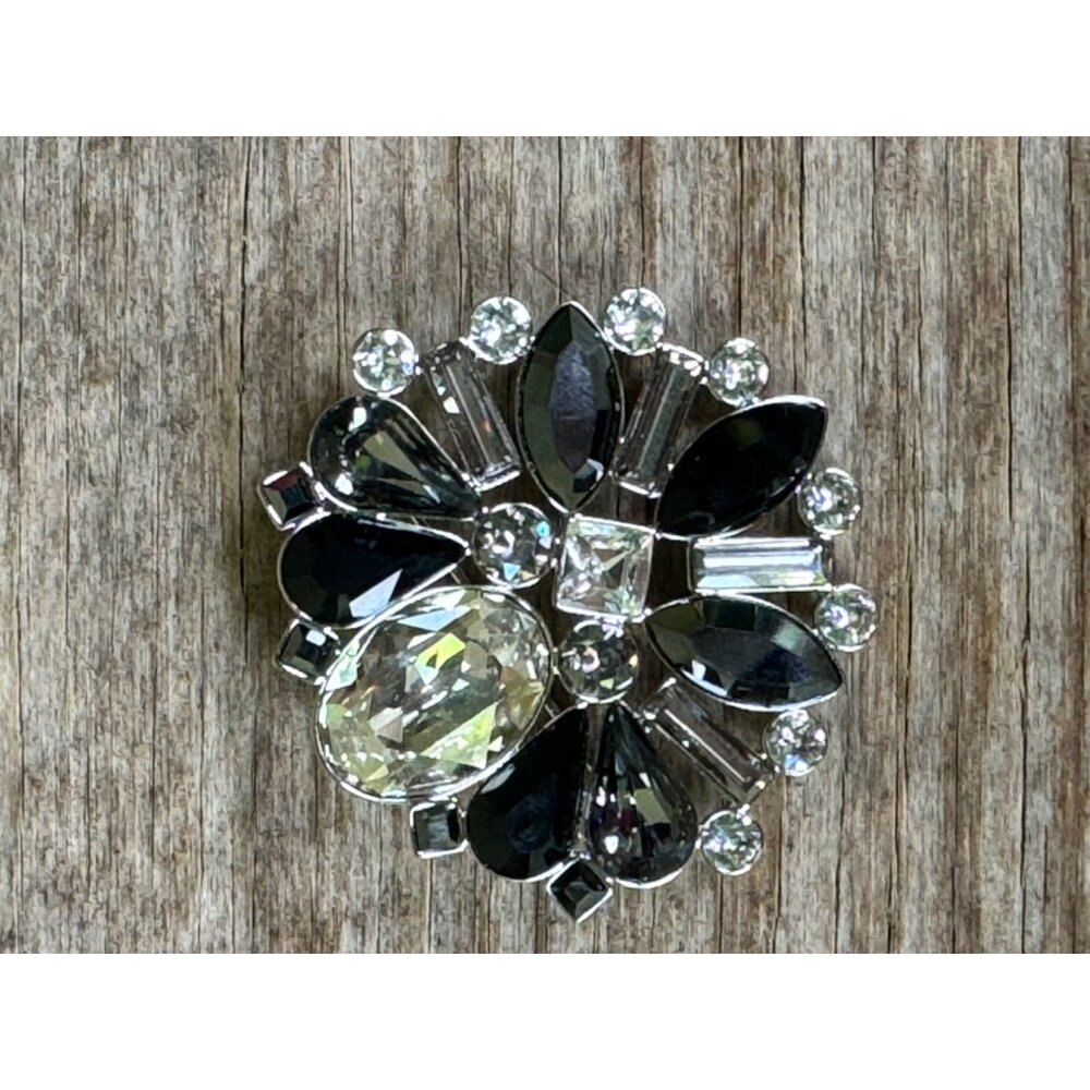 Swarovski Triumphal Crystal Brooch 2013 5030455 - Picture 4 of 6